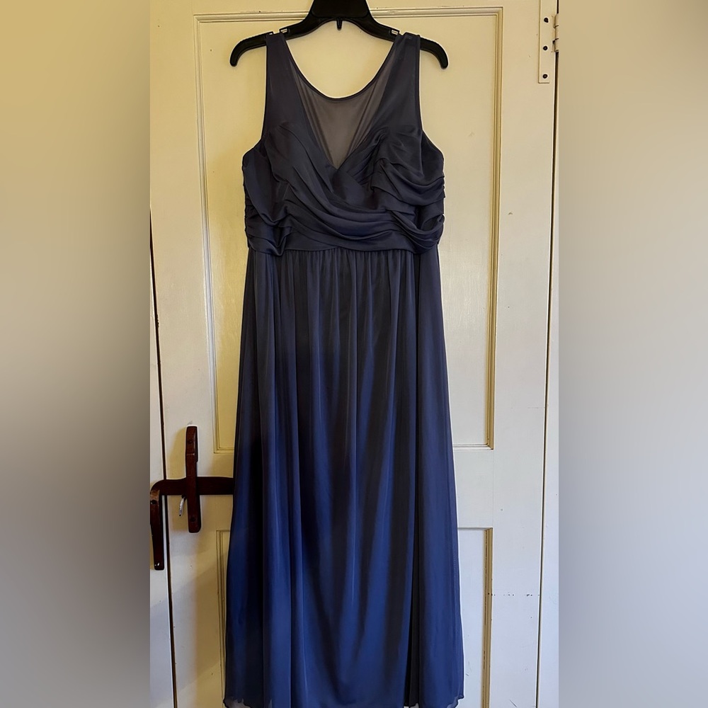David’s Bridal gray formal dress - size 18